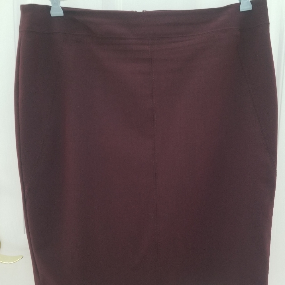 Worthington burgundy pencil skirt